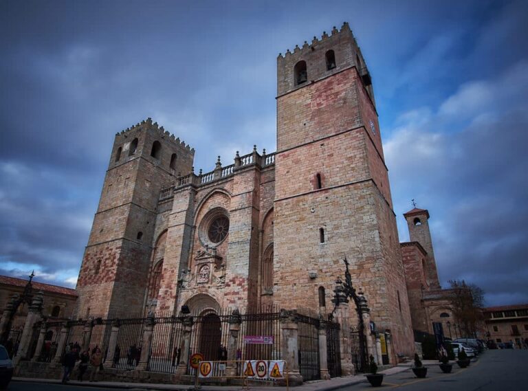 Catedral de Siguenza  768x569