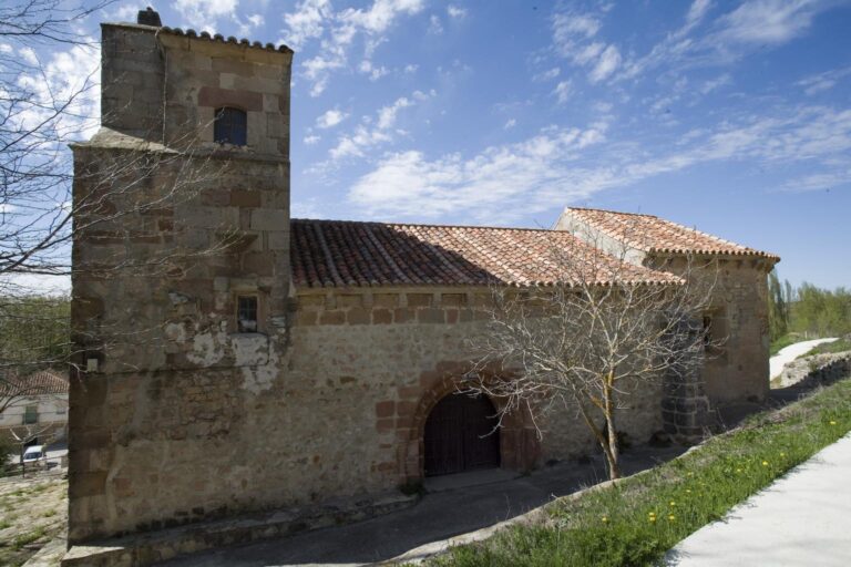 Estriegana IGLESIA San Pedro 768x512