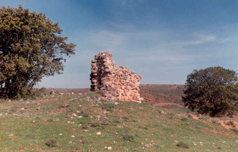 LAS INVIERNAS restos torre 768x491