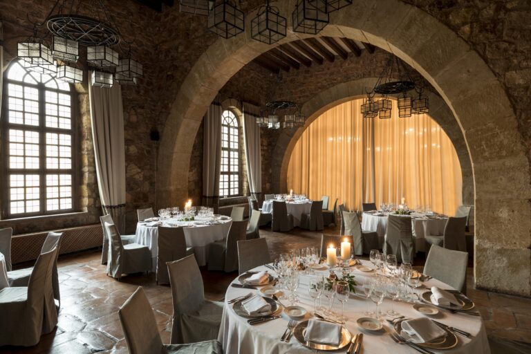parador de siguenza 181 salon dona blanca banquete salon dona blanca banquete 8604 768x512