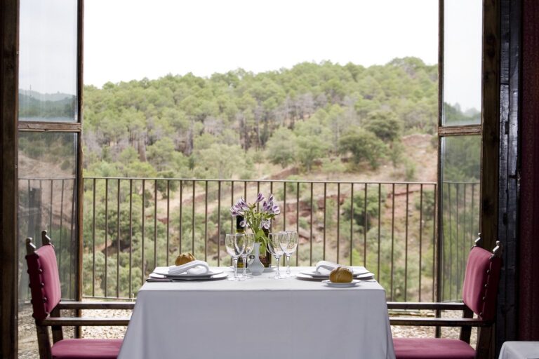 parador de siguenza 55 detalle restaurante 768x512